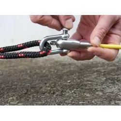 Cuerda de tracción de cables con terminación hojal prensado.